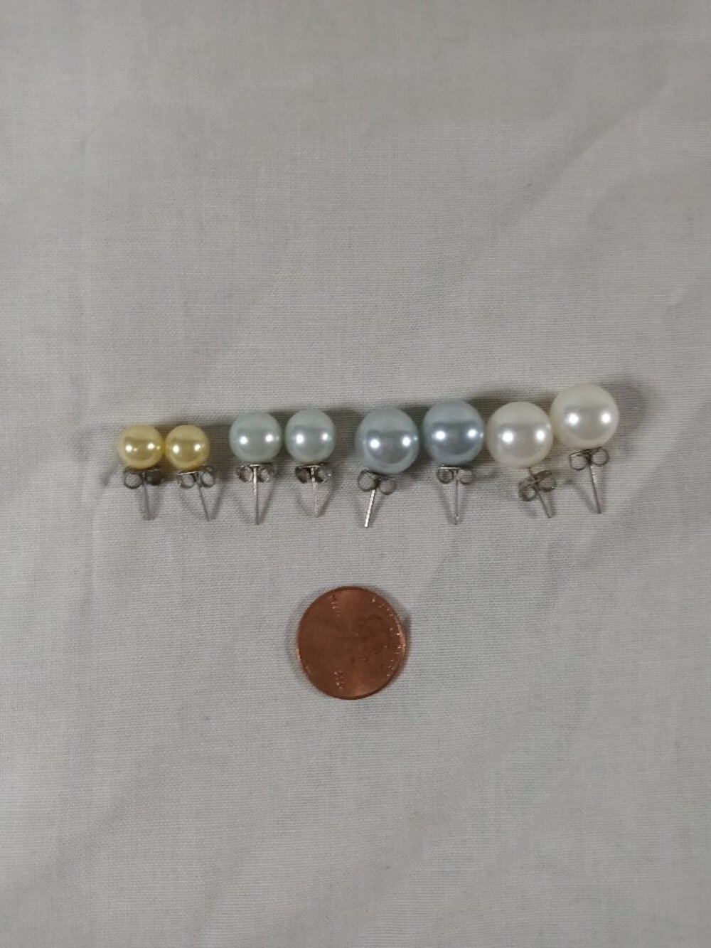 4 Pair Women Colorful Pearls Studs Earrings Jewelry Bundle Set in Great Cond